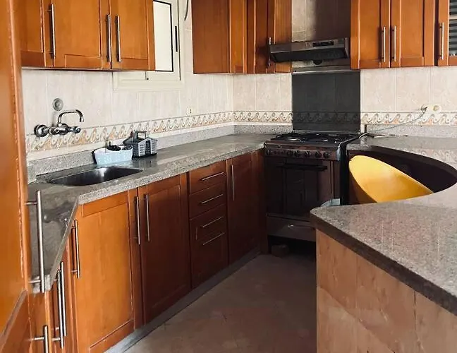 2 Bedroom Chalet, Private Garden Ajn-Szuhna