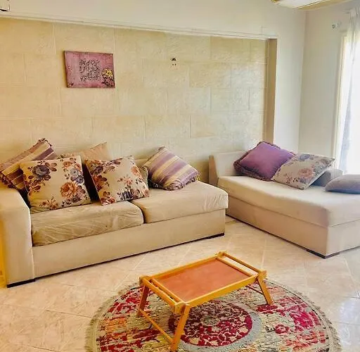 2 Bedroom Chalet, Private Garden * Ajn-Szuhna